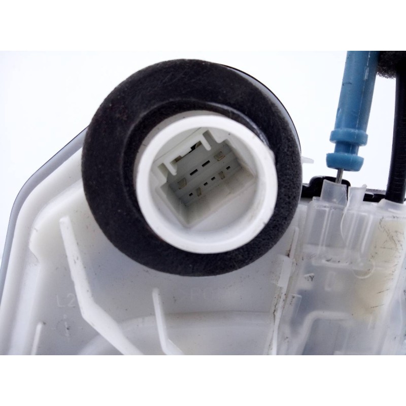 Recambio de cerradura puerta trasera izquierda para toyota prius+ eco referencia OEM IAM N700528033  E2-B4-61-1