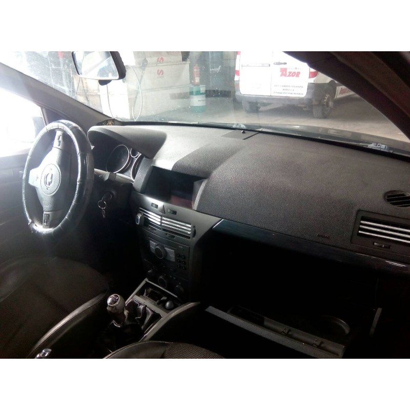 opel astra h berlina del año 2005