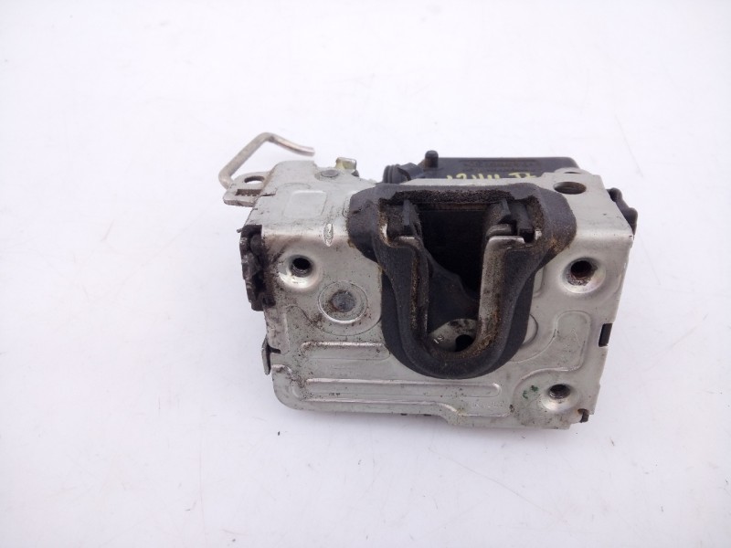 Recambio de cerradura puerta trasera izquierda para dacia duster ambiance 4x2 referencia OEM IAM   E1-A1-48-2