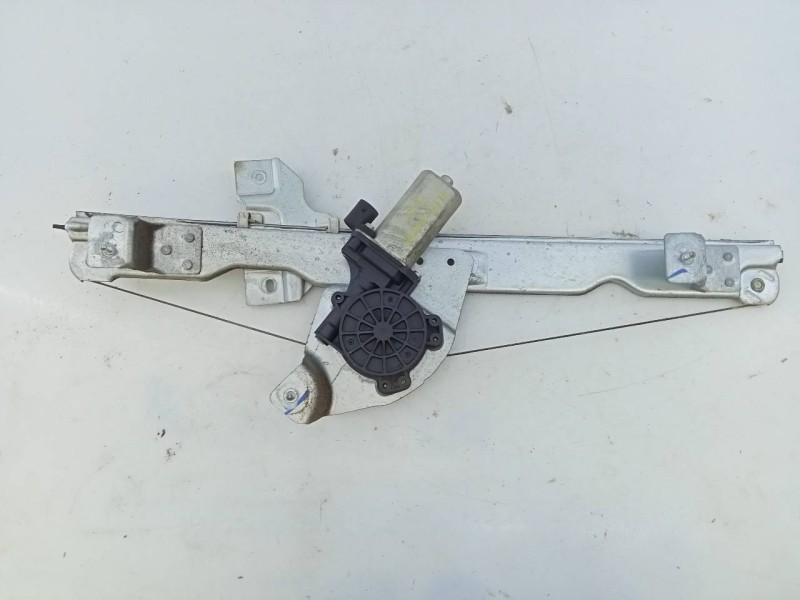 Recambio de elevalunas delantero izquierdo para dacia duster ambiance 4x2 referencia OEM IAM 82007338290  E1-A1-48-1