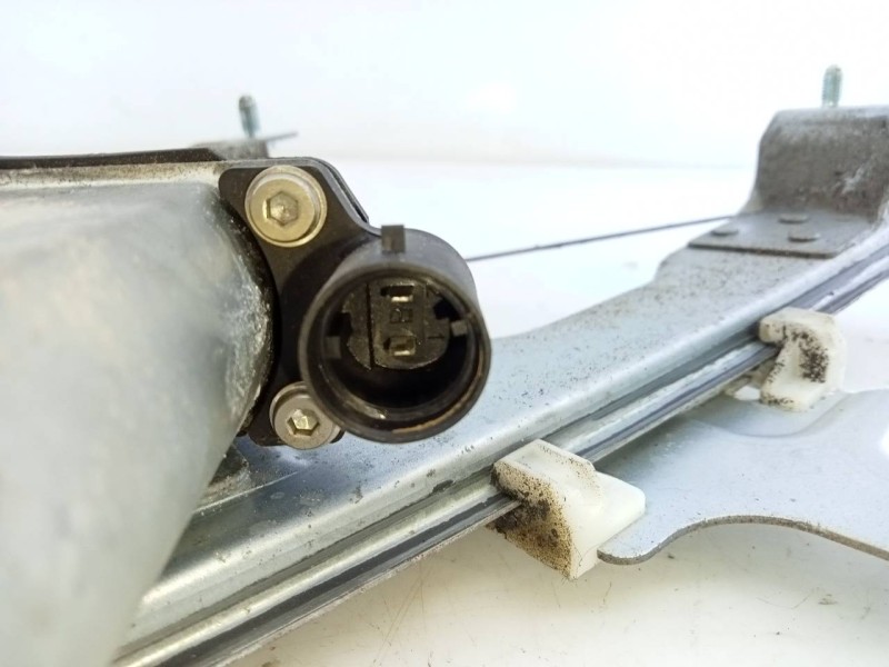 Recambio de elevalunas delantero izquierdo para dacia duster ambiance 4x2 referencia OEM IAM 82007338290  E1-A1-48-1