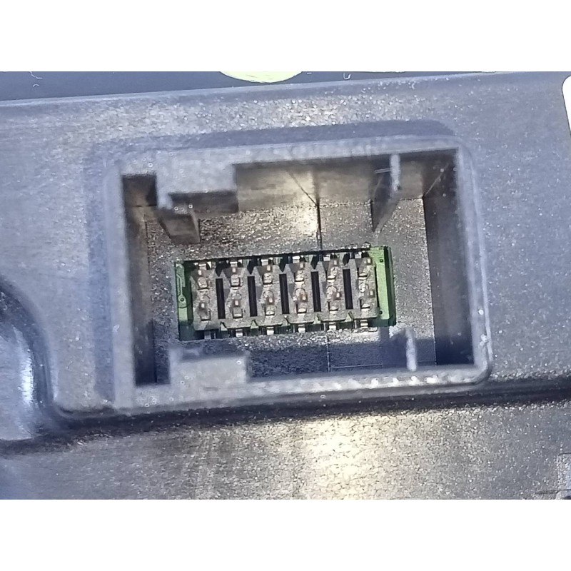 Recambio de sistema navegacion gps para peugeot 3008 gt line referencia OEM IAM   E3-B2-34-1