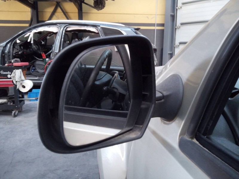 Recambio de retrovisor izquierdo manual para dacia duster ambiance 4x2 referencia OEM IAM   