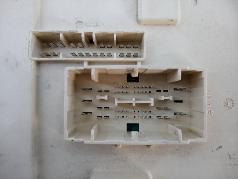 Recambio de caja reles / fusibles para kia sportage drive 4x2 referencia OEM IAM 919503W033  E3-A3-29-1