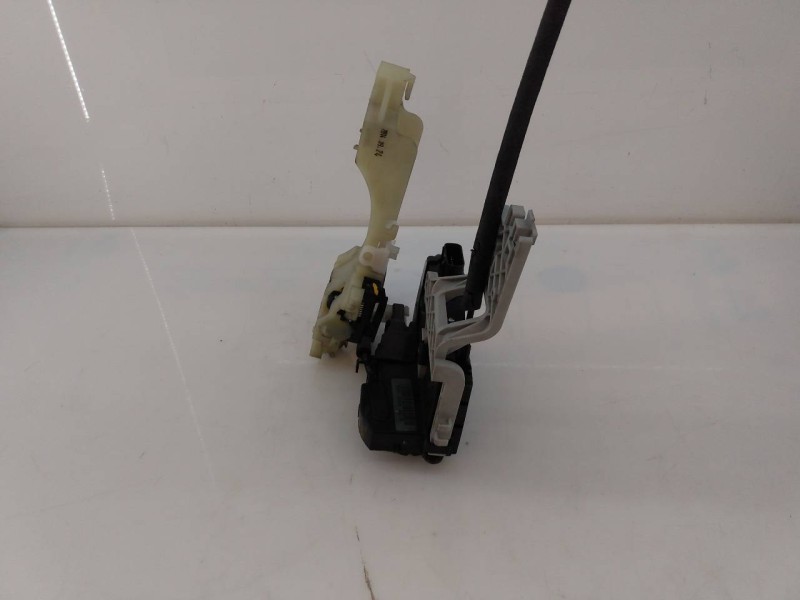 Recambio de cerradura puerta delantera derecha para kia sportage drive 4x2 referencia OEM IAM 813203U010  E2-B5-15-1