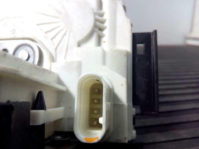 Recambio de cerradura puerta trasera derecha para mercedes-benz clase c (w204) berlina c 200 cdi (204.007) referencia OEM IAM 20