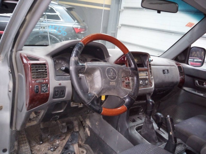 Recambio de salpicadero para mitsubishi montero (v60/v70) 3.2 di-d gls (3-ptas.) referencia OEM IAM   