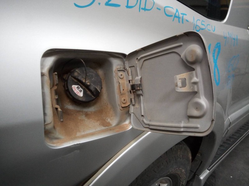 Recambio de tapa exterior combustible para mitsubishi montero (v60/v70) 3.2 di-d gls (3-ptas.) referencia OEM IAM   
