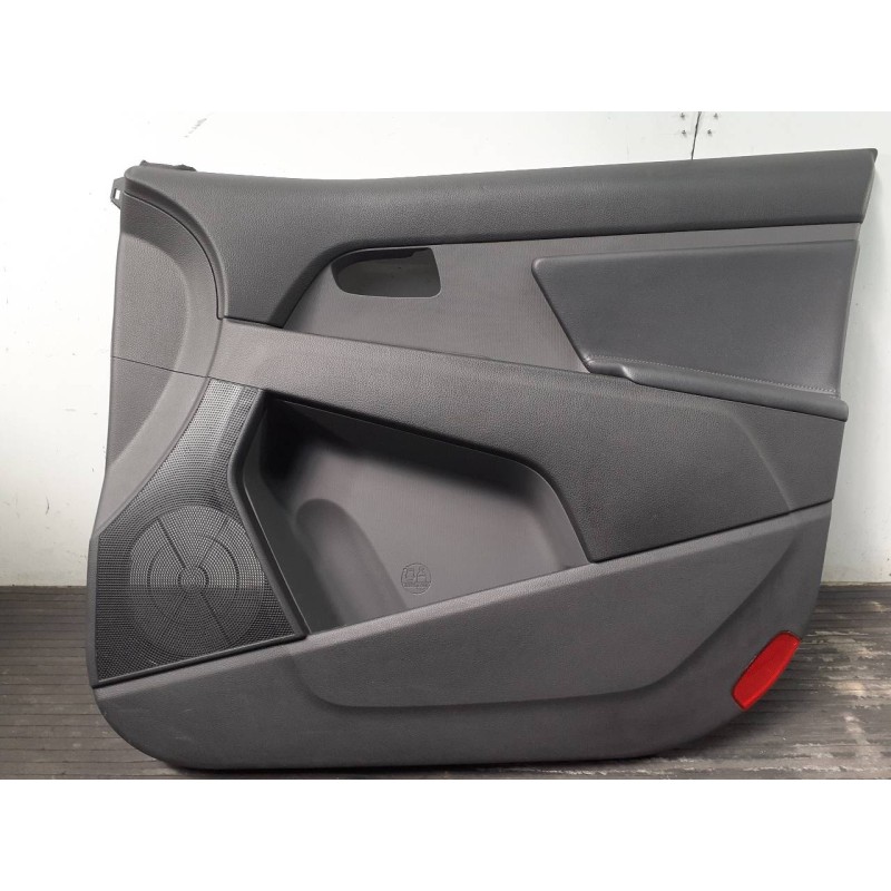 Recambio de guarnecido puerta delantera derecha para kia sportage drive 4x2 referencia OEM IAM 823613U010  P2-A1-13
