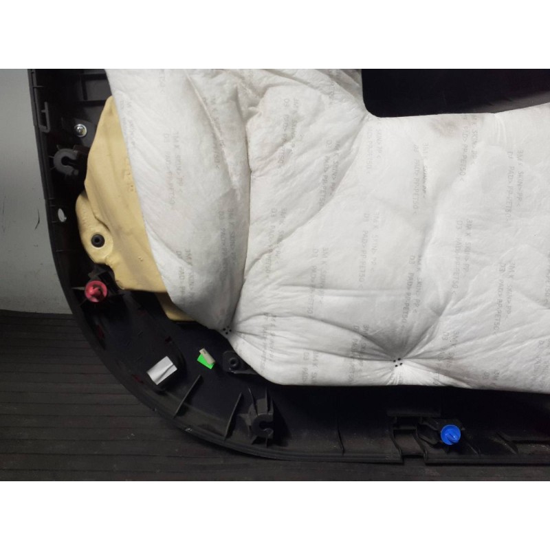 Recambio de guarnecido puerta delantera derecha para kia sportage drive 4x2 referencia OEM IAM 823613U010  P2-A1-13