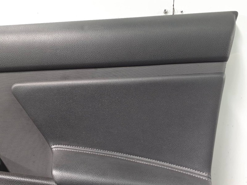 Recambio de guarnecido puerta delantera derecha para kia sportage drive 4x2 referencia OEM IAM 823613U010  P2-A1-13