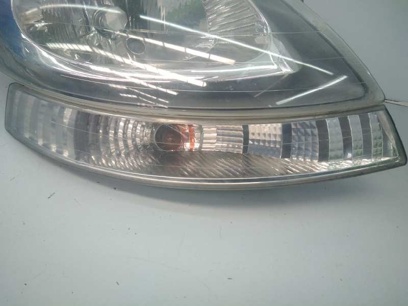 Recambio de faro derecho para nissan primastar (x83) avantour 7 asientos, batalla corta 2,75t referencia OEM IAM 91165720 770031