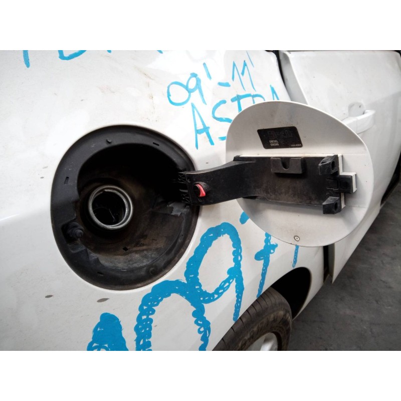 Recambio de tapa exterior combustible para opel astra j lim. enjoy referencia OEM IAM   