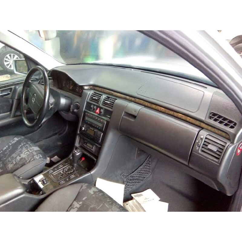 mercedes clase e (w210) berlina del año 1995