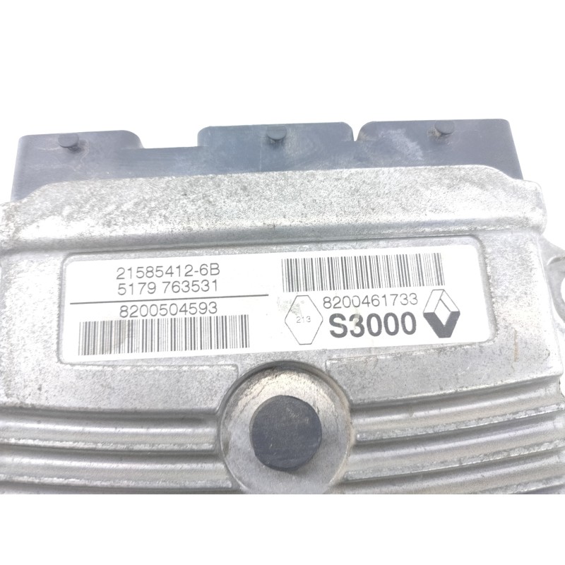 Recambio de centralita motor uce para renault clio iii confort dynamique referencia OEM IAM 8200504593 215854126B E2-A1-39-4