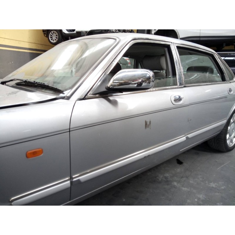 Recambio de puerta delantera izquierda para jaguar daimler referencia OEM IAM   