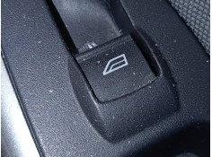 MANDO ELEVALUNAS DELANTERO DERECHO 