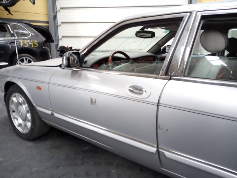 Recambio de puerta delantera izquierda para jaguar daimler referencia OEM IAM   