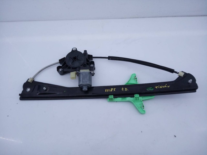 Recambio de elevalunas trasero derecho para volkswagen tiguan sport 4motion bmt referencia OEM IAM 0130822714 E850202098 E1-B6-5