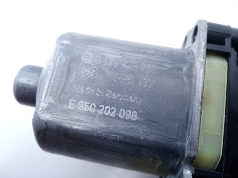 Recambio de elevalunas trasero derecho para volkswagen tiguan sport 4motion bmt referencia OEM IAM 0130822714 E850202098 E1-B6-5