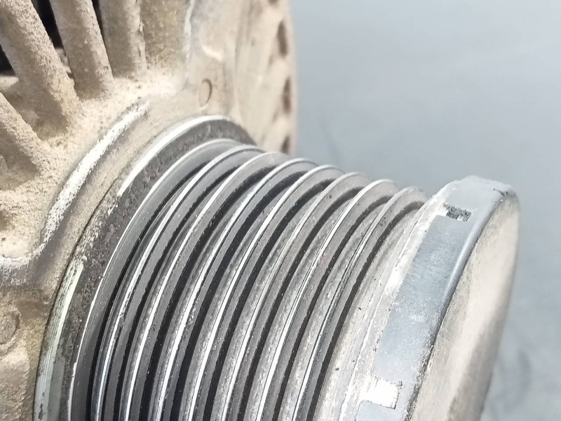 Recambio de alternador para chrysler jeep gr.cherokee (wj/wg) 3.1 td laredo referencia OEM IAM 38522276F  P3-B5-5-1