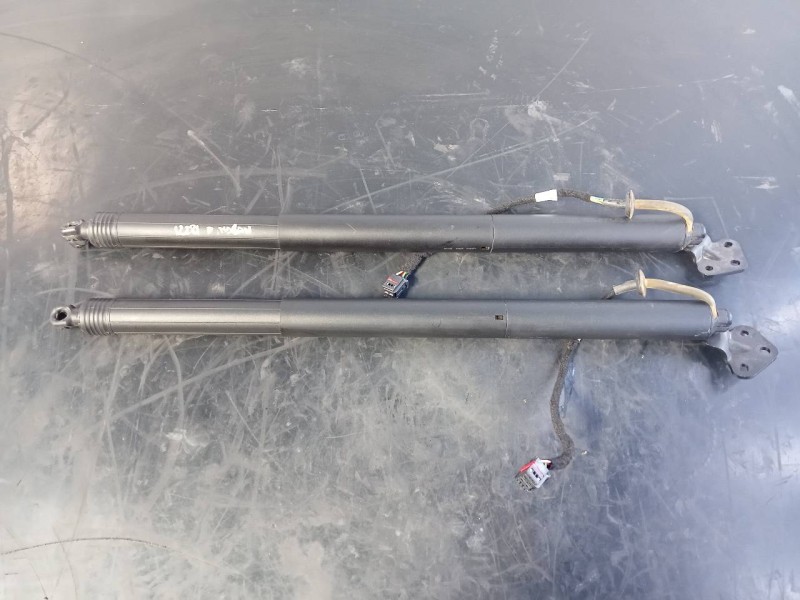 Recambio de amortiguadores maletero / porton para porsche macan (typ ) s diesel referencia OEM IAM   P2-B3-4