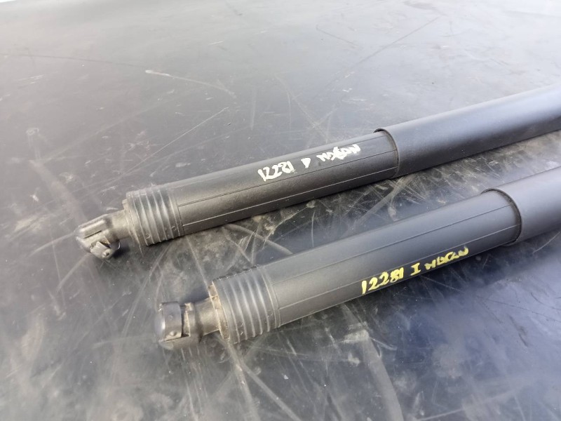 Recambio de amortiguadores maletero / porton para porsche macan (typ ) s diesel referencia OEM IAM   P2-B3-4