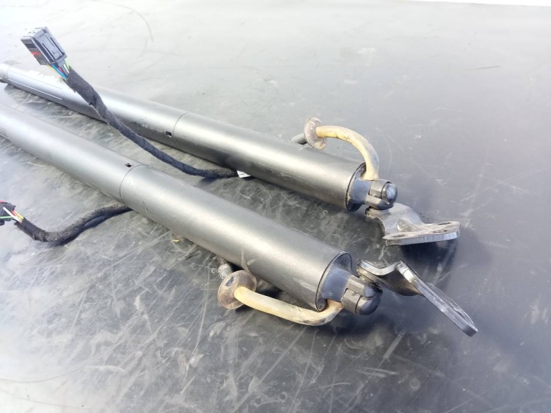 Recambio de amortiguadores maletero / porton para porsche macan (typ ) s diesel referencia OEM IAM   P2-B3-4