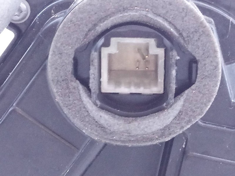 Recambio de cerradura puerta trasera derecha para renault austral alpine referencia OEM IAM 825008232R  E1-A1-40-2