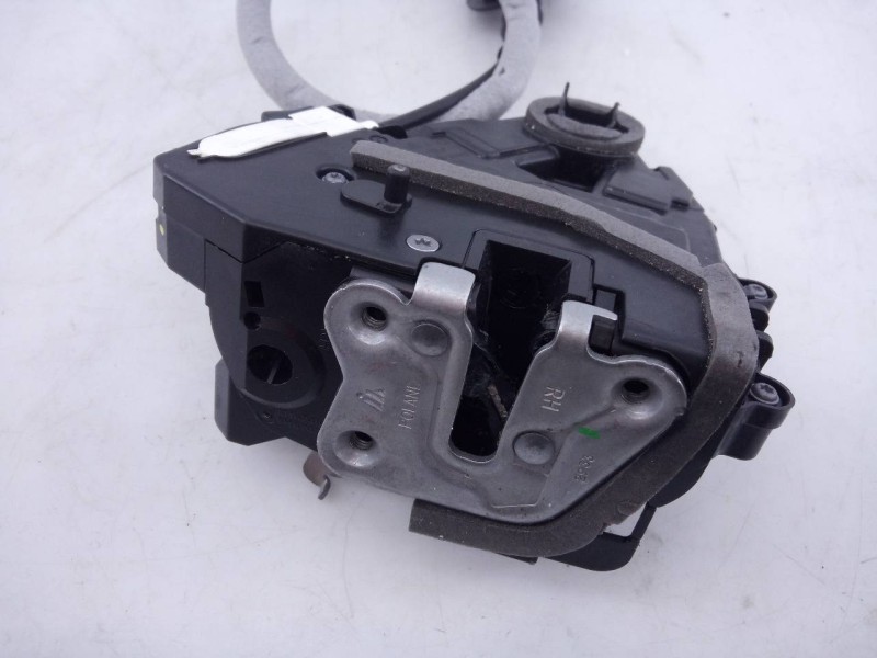 Recambio de cerradura puerta trasera derecha para renault austral alpine referencia OEM IAM 825008232R  E1-A1-40-2