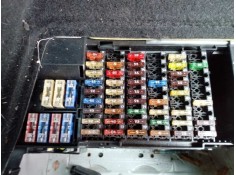 CAJA RELES / FUSIBLES 