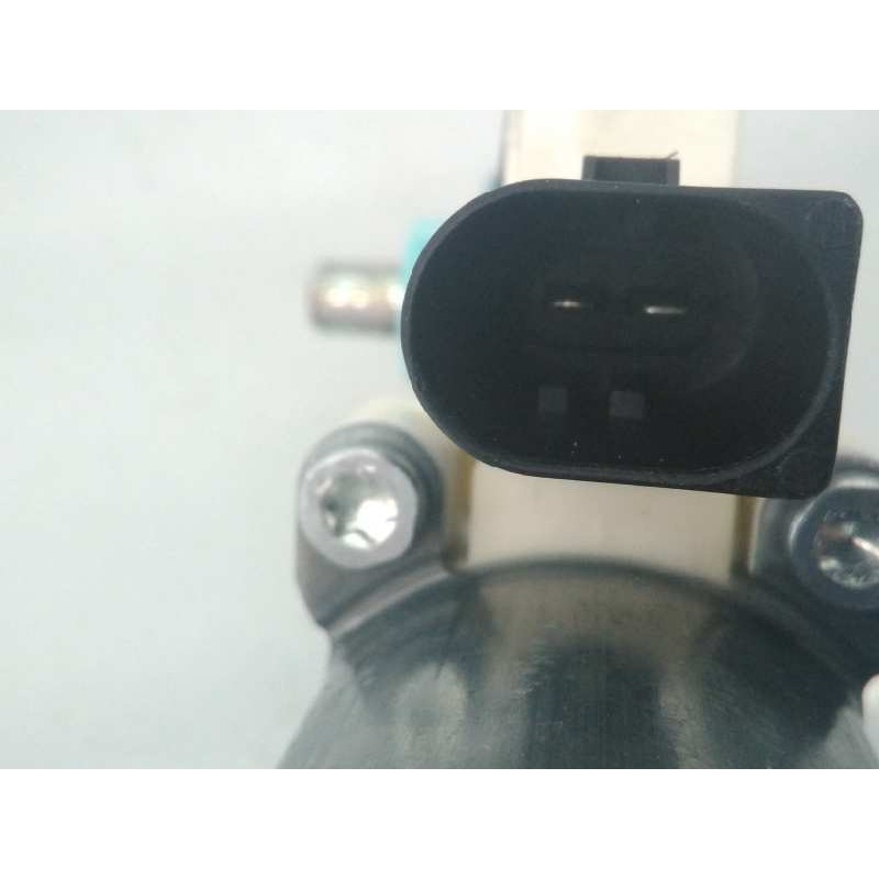 Recambio de motor elevalunas delantero derecho para mercedes-benz clase a (w169) a 180 cdi a-edition referencia OEM IAM A1698201