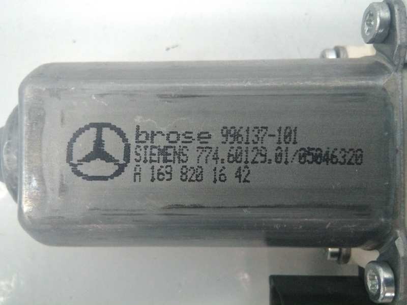 Recambio de motor elevalunas delantero derecho para mercedes-benz clase a (w169) a 180 cdi a-edition referencia OEM IAM A1698201