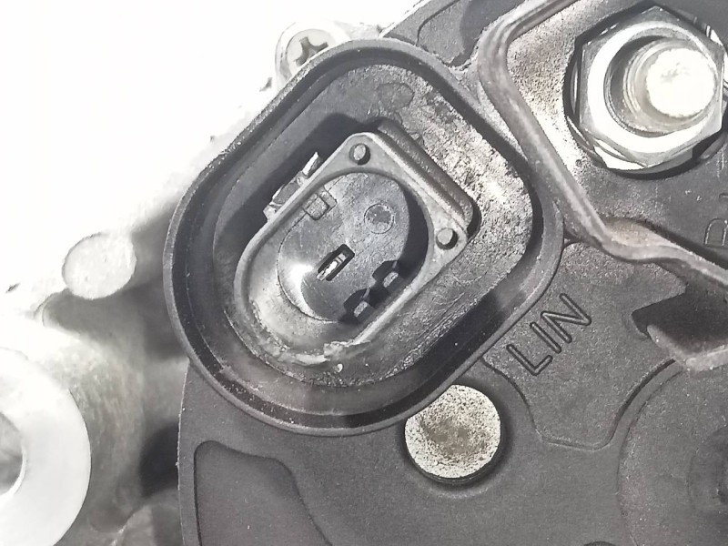 Recambio de alternador para jeep renegade sport 4x2 referencia OEM IAM 51884351 MS101210710 P3-A5-5-1