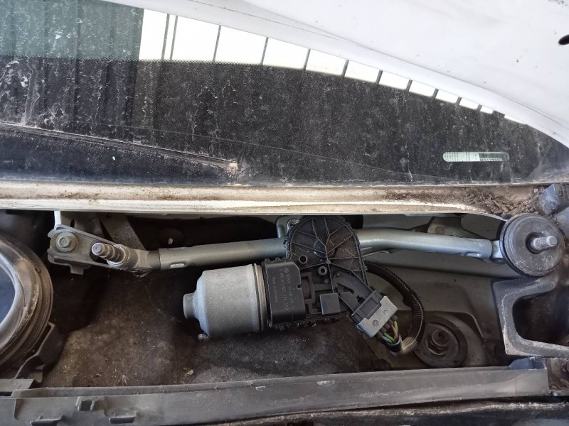 Recambio de motor limpia delantero para peugeot partner kasten confort l1 referencia OEM IAM 0390241621  