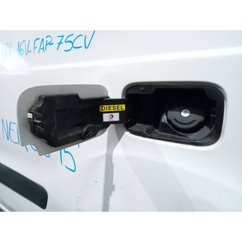 Recambio de tapa exterior combustible para peugeot partner kasten confort l1 referencia OEM IAM   