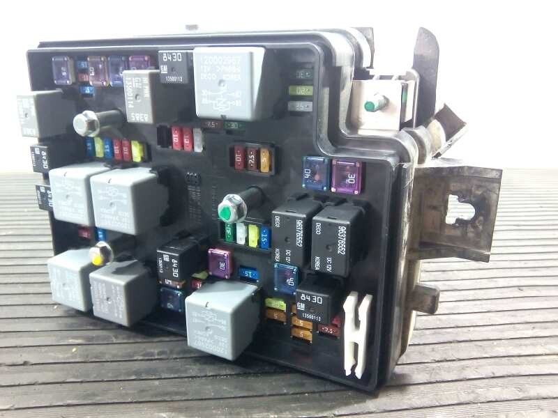 Recambio de caja reles / fusibles para chevrolet aveo sedán referencia OEM IAM 95180488  E3-A5-11-1