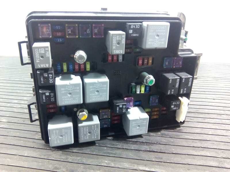 Recambio de caja reles / fusibles para chevrolet aveo sedán referencia OEM IAM 95180488  E3-A5-11-1