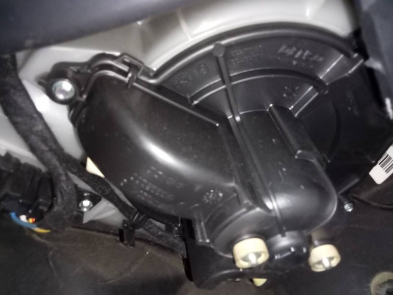 Recambio de ventilador calefaccion para peugeot partner kasten confort l1 referencia OEM IAM 5E2228200  