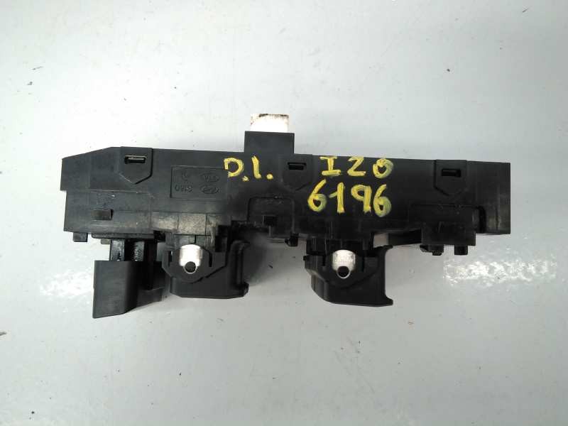 Recambio de mando elevalunas delantero izquierdo para hyundai i20 trend referencia OEM IAM 93570C8120  E3-A3-29-3