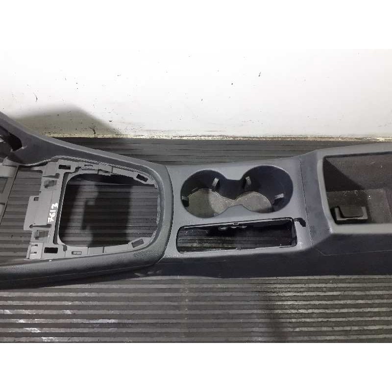Recambio de consola central para audi q3 (8u) 2.0 tdi (130kw) ambiente quattro referencia OEM IAM 8U0864981A 8U0862533 P2-B2-19