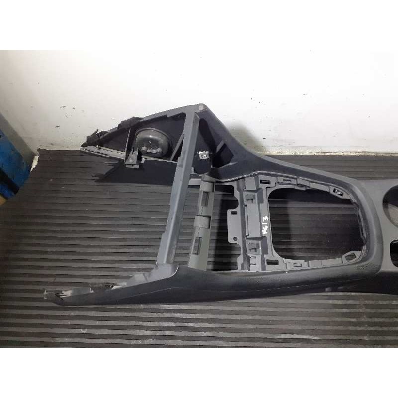 Recambio de consola central para audi q3 (8u) 2.0 tdi (130kw) ambiente quattro referencia OEM IAM 8U0864981A 8U0862533 P2-B2-19