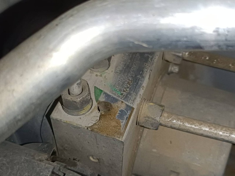 Recambio de abs para dacia duster ambience 4x2 referencia OEM IAM 476606440R  