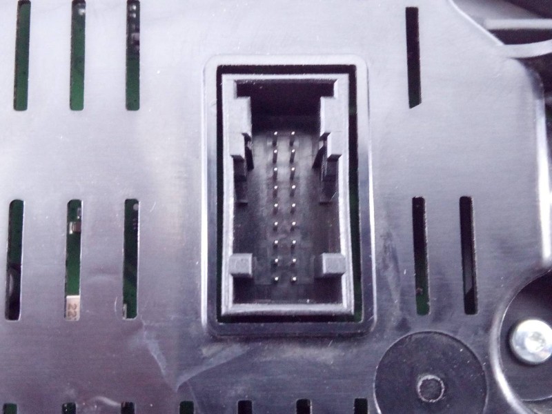 Recambio de cuadro instrumentos para volkswagen t-roc sport referencia OEM IAM 2GJ920310B  E2-A1-13-2