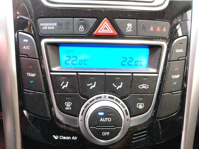 Recambio de mando climatizador para hyundai i30 (gd) trend referencia OEM IAM 97250A6520GU A2C31608500 E3-A3-49-3