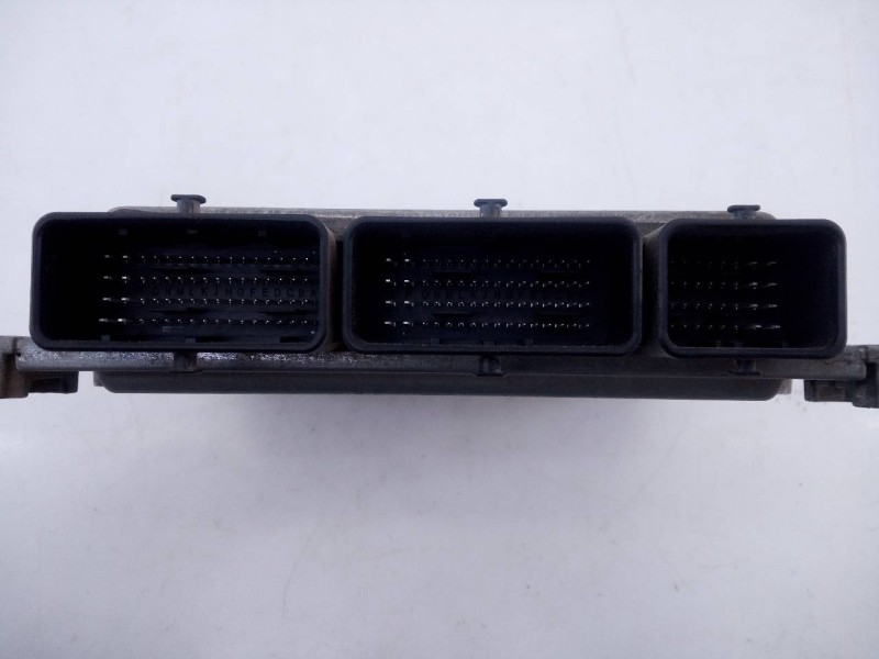 Recambio de centralita motor uce para dacia duster ambience 4x2 referencia OEM IAM 237106968R 237107137R E2-A1-24-1