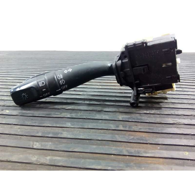 Recambio de mando intermitentes para toyota avensis berlina (t25) referencia OEM IAM 8414005110  E3-B2-8-5