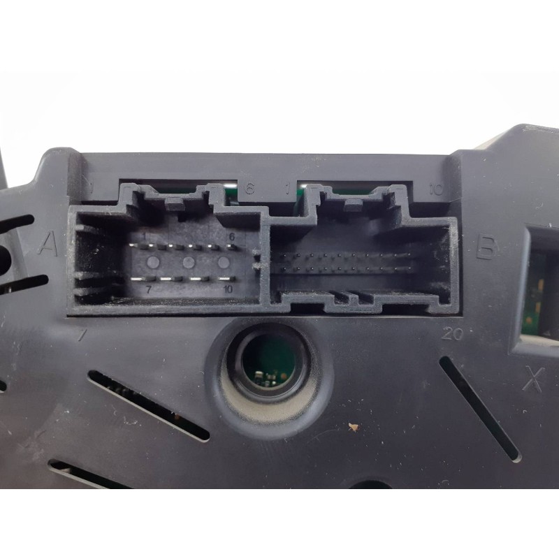 Recambio de cuadro instrumentos para jeep cherokee limited exclusive referencia OEM IAM P05172034AK  E3-B6-25-5