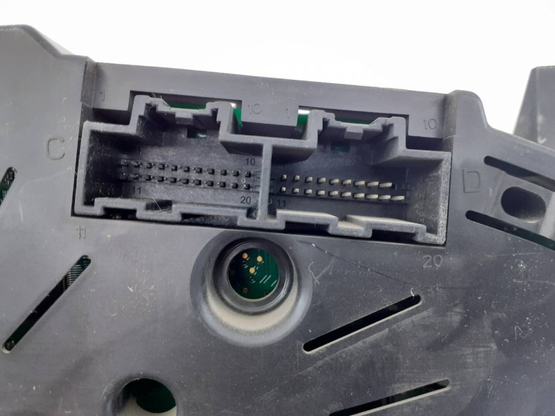 Recambio de cuadro instrumentos para jeep cherokee limited exclusive referencia OEM IAM P05172034AK  E3-B6-25-5