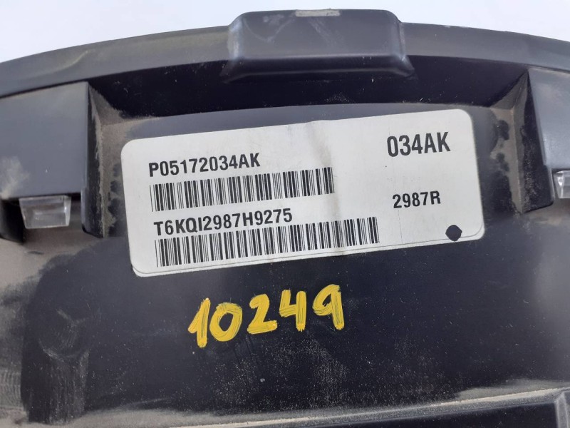 Recambio de cuadro instrumentos para jeep cherokee limited exclusive referencia OEM IAM P05172034AK  E3-B6-25-5